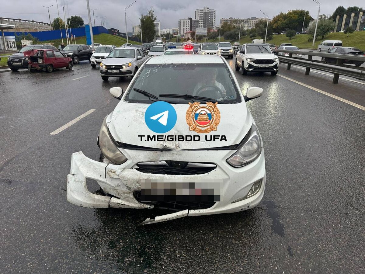    Пьяная женщина устроила массовую аварию на «Салаватке» в Уфе