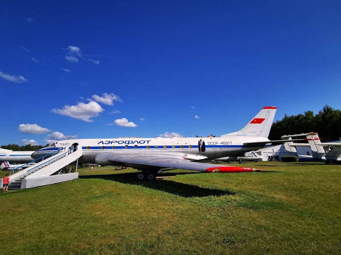 Этот старенький самолет Аэрофлота уже никуда не полетит. Пусть останется здесь для иллюстрации. 