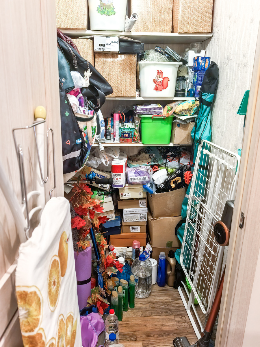 Это я уже вытащила часть вещей