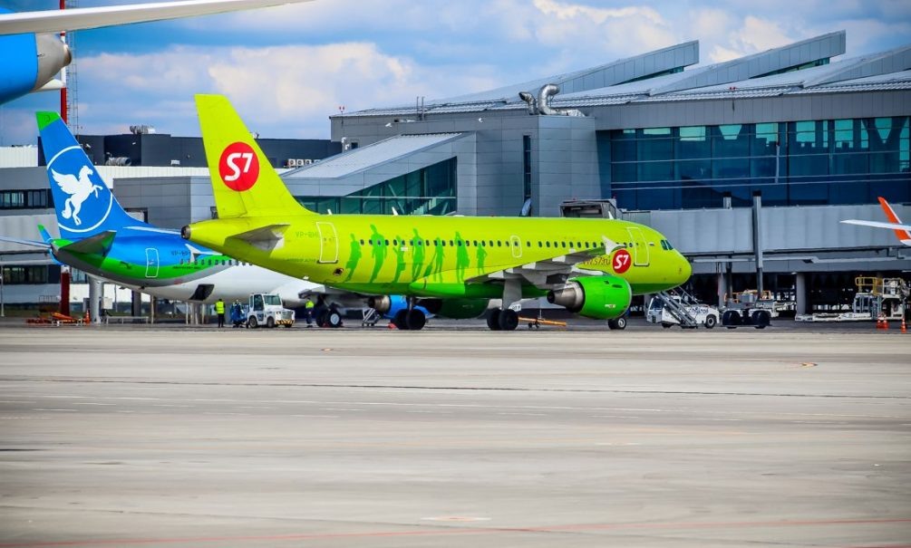   Самолеты в аэропорту. Фото: Александра Савичева.