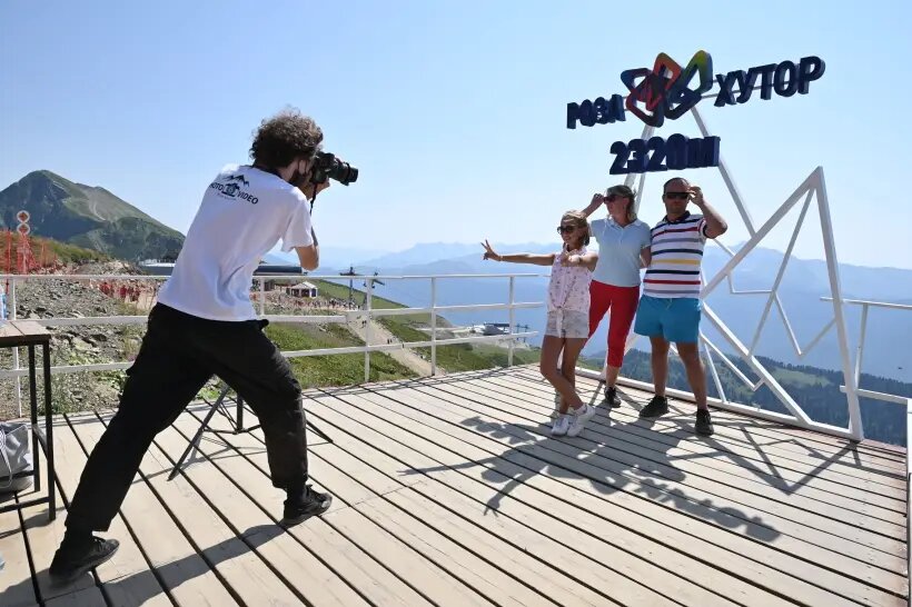  New star weekend проходит в конце сентября на горнолыжном курорте "Роза Хутор"   © РИА Новости. Артур Лебедев