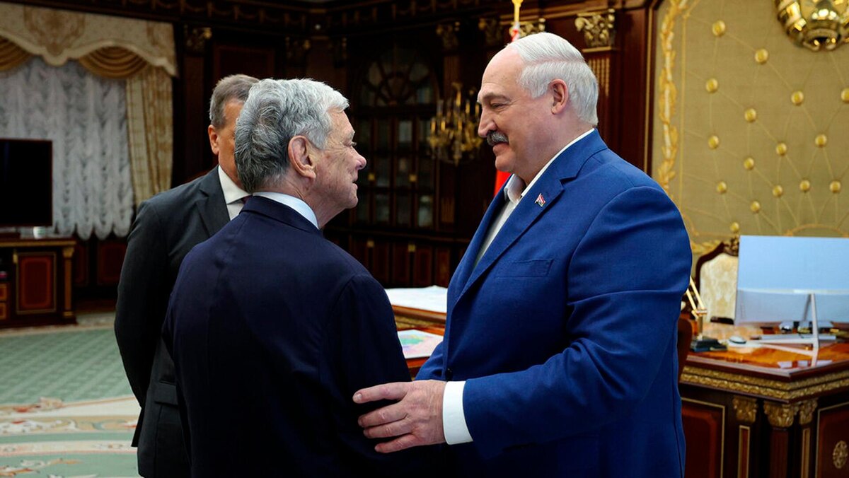 Президент Беларуси Александр Лукашенко провел встречу с представителем президента США Джоном Коулом © Официальный интернет-портал президента Республики Беларусь