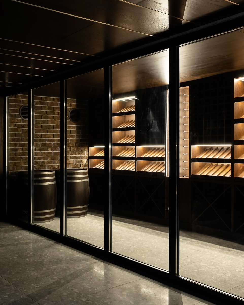 Соседние пространства