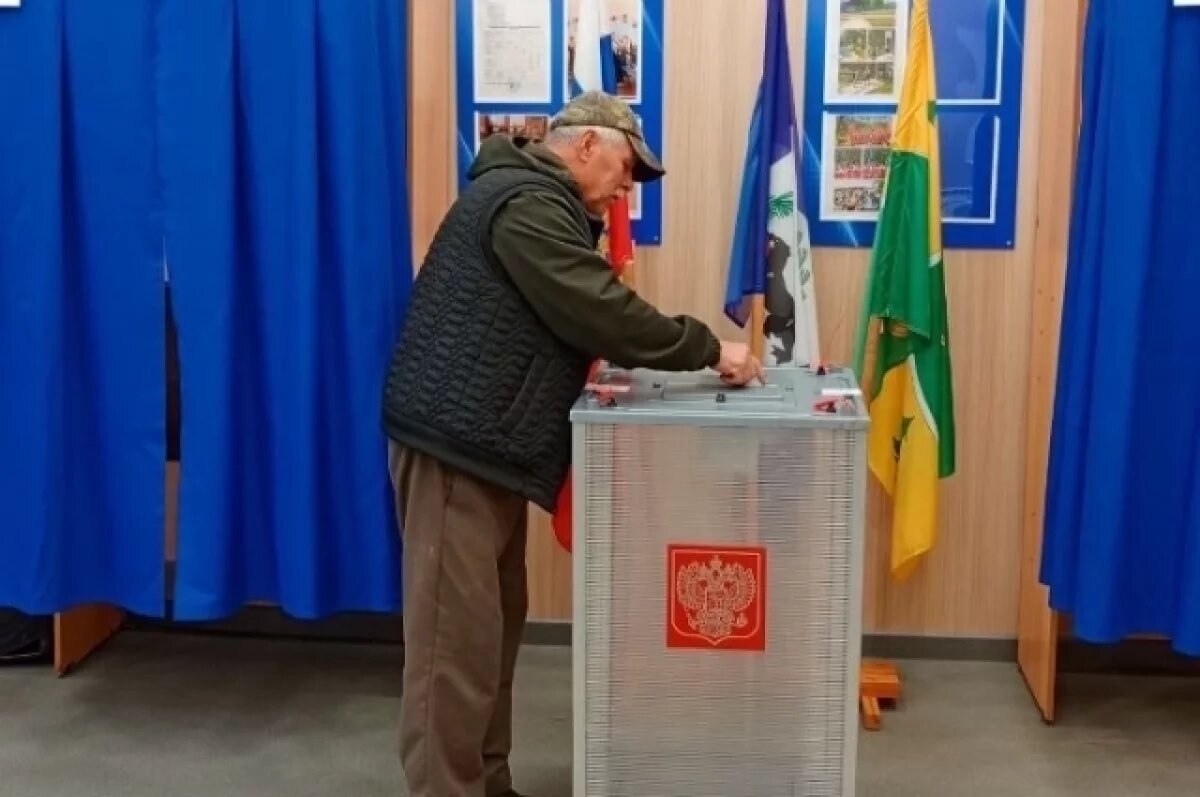    Иркутяне гососуют на выборах губернатора Иркутской области.