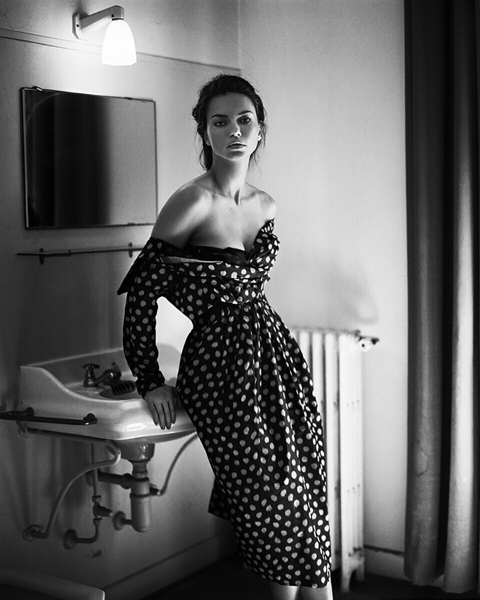 Адриана Лима для Harper’s Bazaar, 2017. Фотограф Винсент Питерс