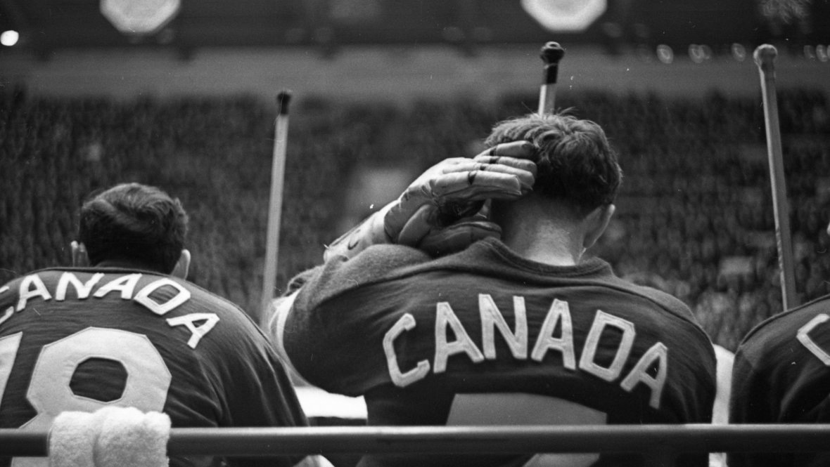    Канадские хоккеисты перед матчем с московским «Динамо».