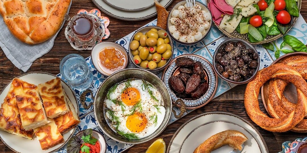 Турецкий завтрак: что едят турки утром, традиции и аппетитные рецепты