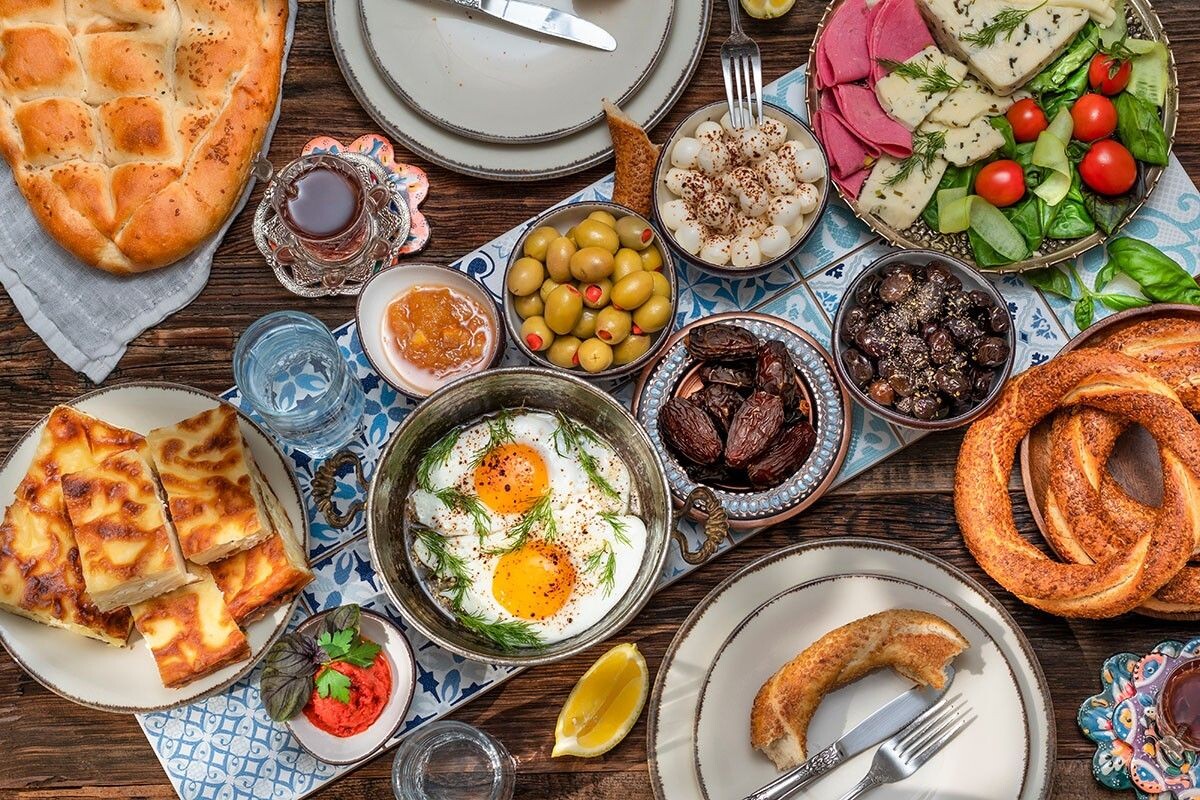 Надоели овсяные каши или сырники? Попробуйте турецкий завтрак! Источник: Tekkol / Shutterstock / FOTODOM📷
