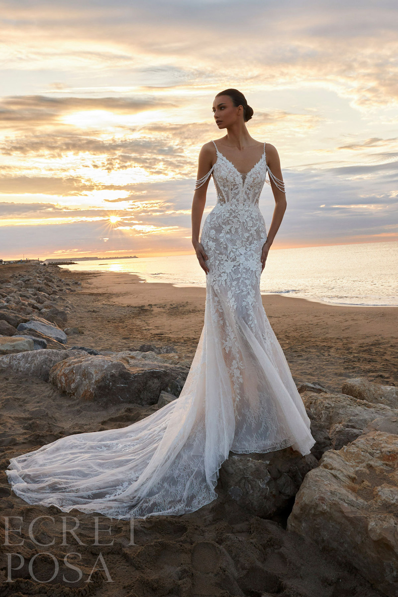 Кружевное свадебное платье на тонких бретельках Арэсели от Secret Sposa