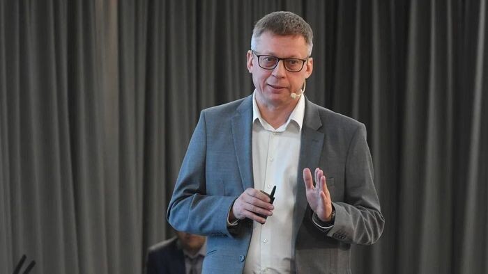    Вячеслав Крузман