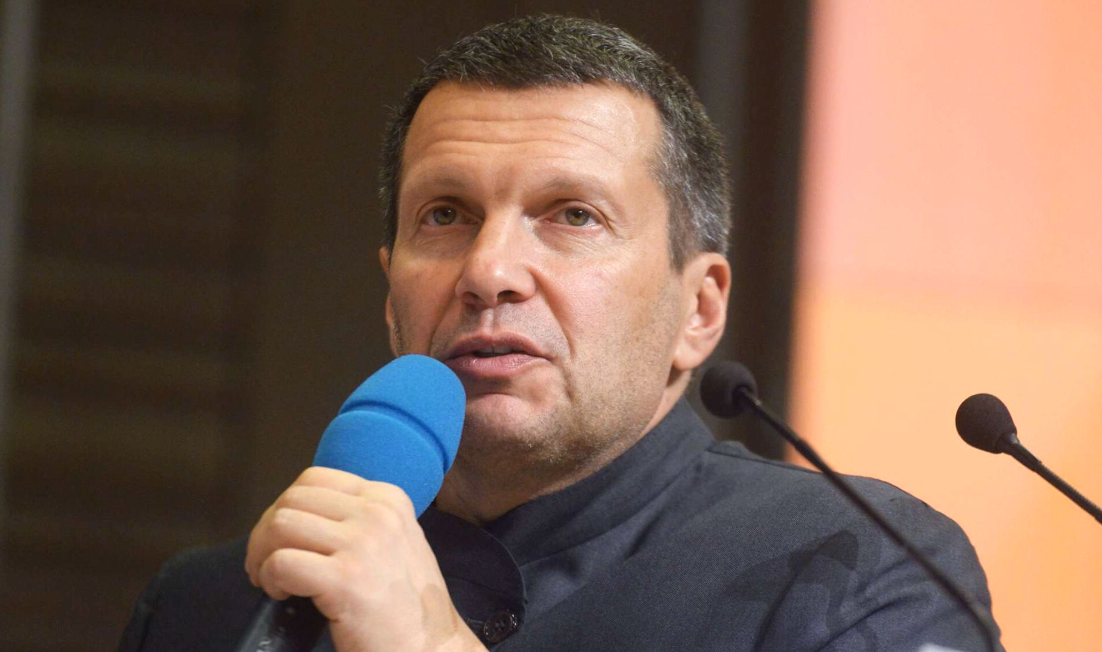 на фото Владимир Соловьев 