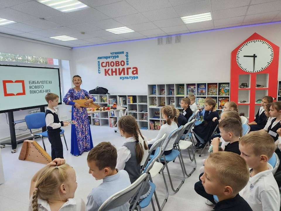    Библиотеки появились в рамках нацпроекта «Семья» и губернаторского плана «На Севере – жить!». Фото: gov-murman.ru/
