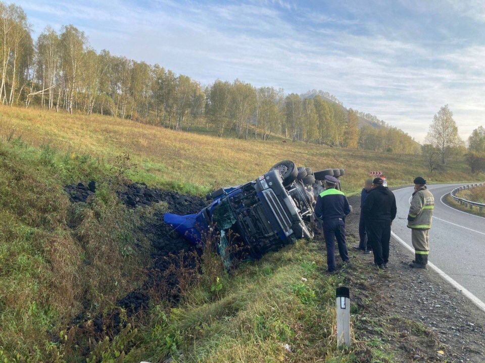    ДТП с самосвалом в Республике Алтай. Источник: Госавтоинспекция Республики Алтай