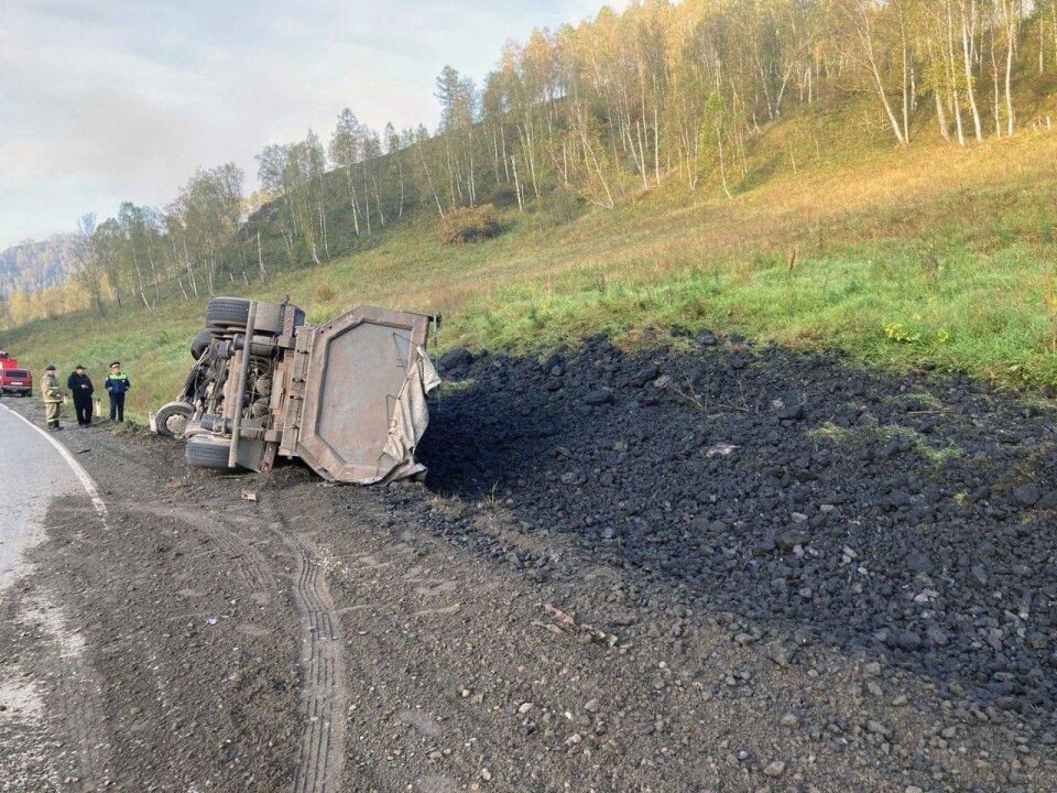    ДТП с самосвалом в Республике Алтай. Источник: Госавтоинспекция Республики Алтай