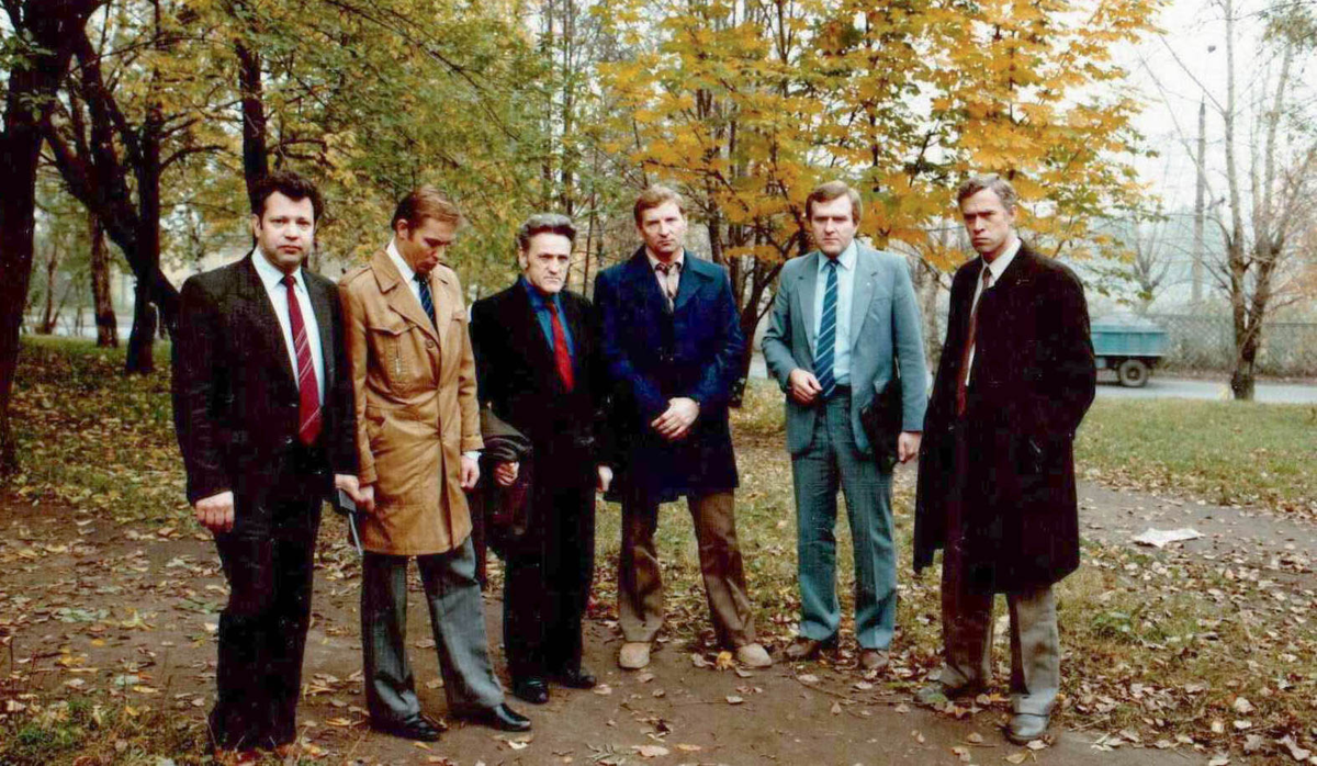 Толкачев [третий слева] с коллегами. Источник: Pinterest