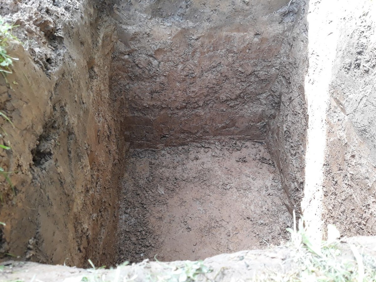 Вода стала скапливаться на глубине 1 метр. Фото автора