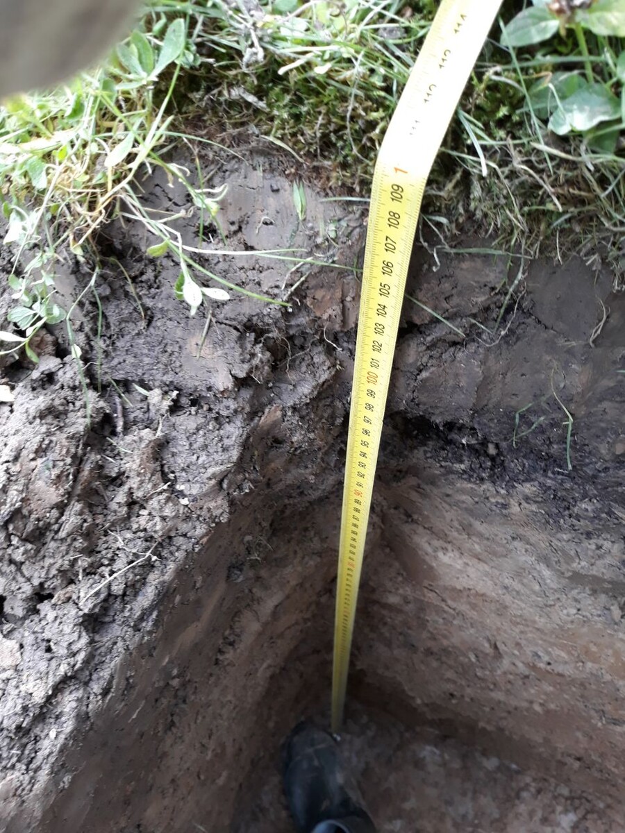 Вода стала скапливаться на глубине 1 метр. Фото автора