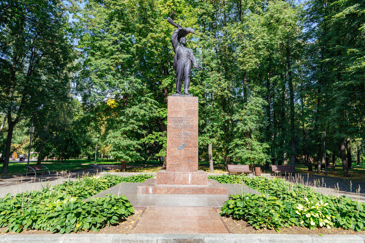 Памятник участникам Декабрьского восстания 1905 года в Перовском парке. Фото: Про Мой Район 