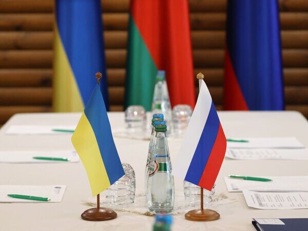 Можно говорить о паузе в контактах переговорных групп РФ и Украины — Песков