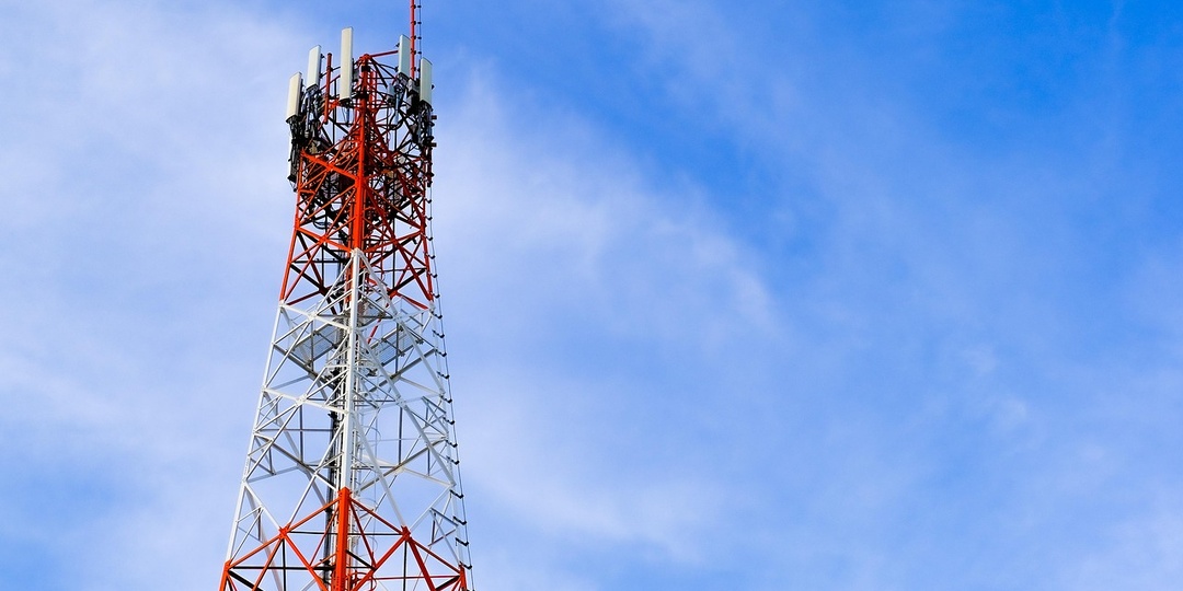 Чем ближе вышка – тем хуже самочувствие: ученые рассказали, как сотовая связь влияет на здоровье