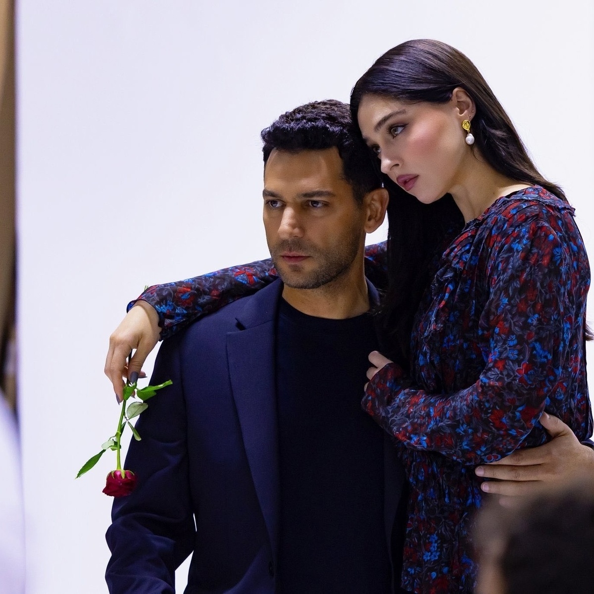 Съемки постера к сериалу «Розы и грехи». Фото: соцсети