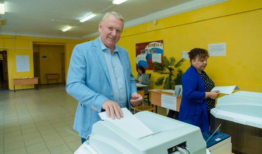    Депутаты Заксобрания Оренбуржья приняли участие в голосовании Оренбуржье