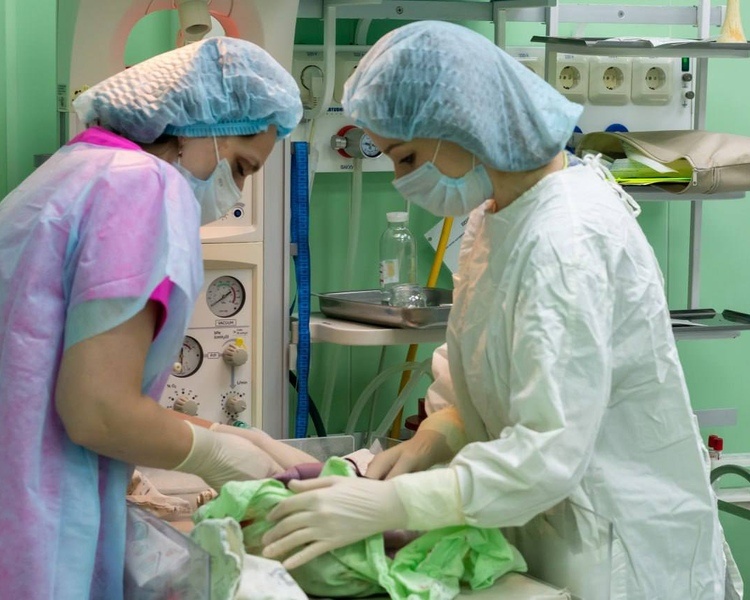     В Курский областной перинатальный центр поступило оборудование на 40 млн рублей