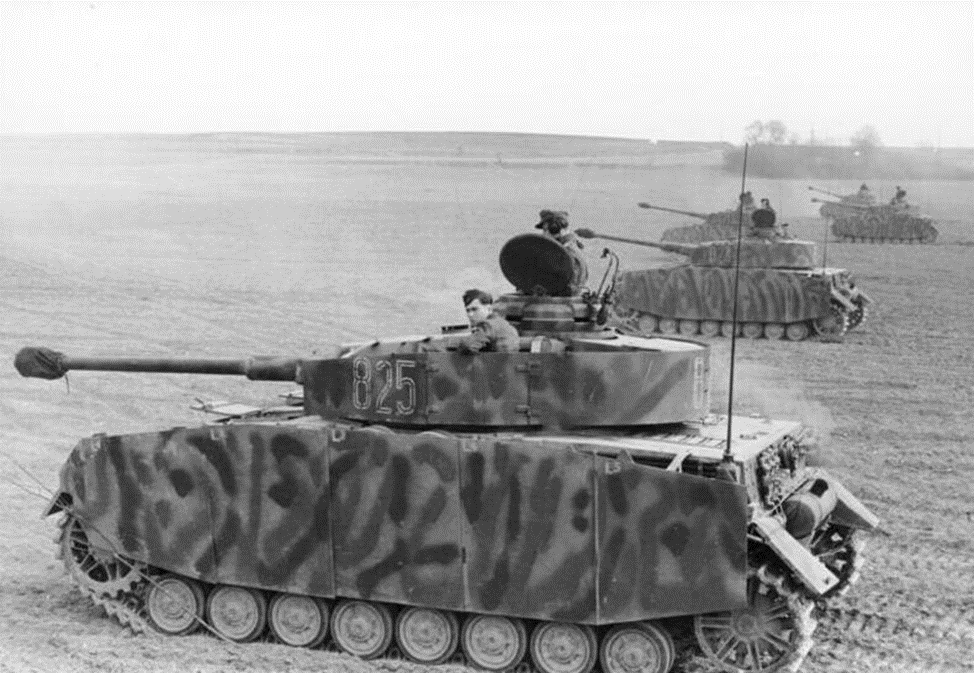 Pz.Kpfw. IV Ausf. H в Северной Франции, 1944 год. Из открытых источников