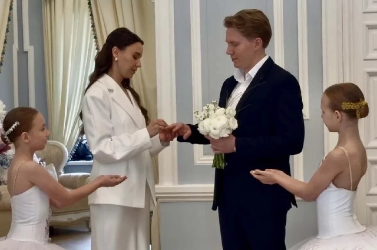    Во Дворце бракосочетаний Екатеринбурга подвели итоги года работы