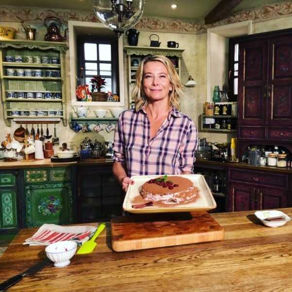    Юлия Высоцкая, фото: eva.ru