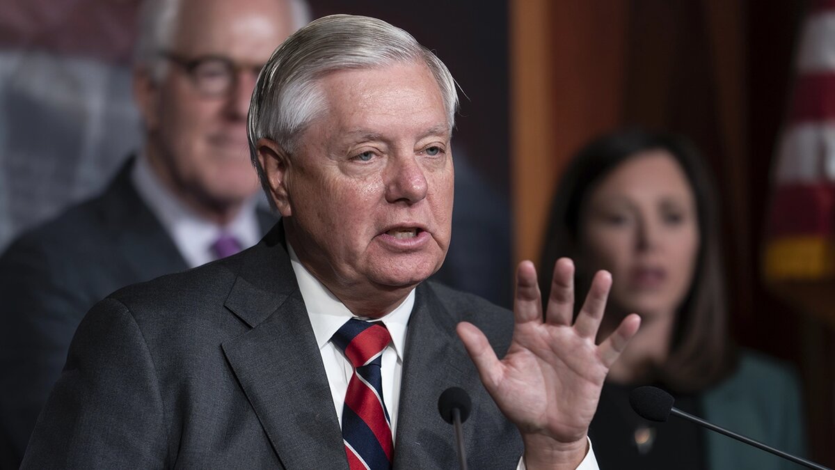   J. Scott Applewhite / AP- Сенатор США от Южной Каролины Линдси Грэм