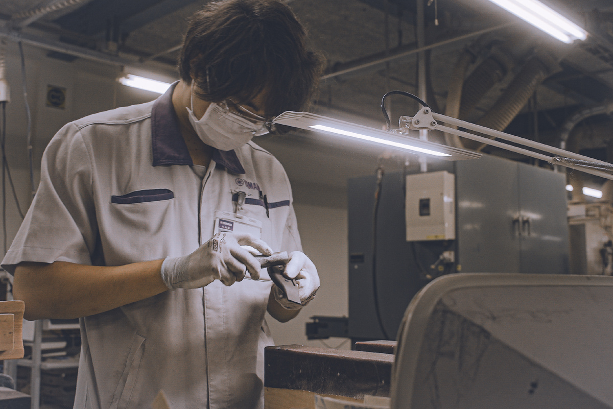 Подготовка подставки к установке на фабрике Yamaha