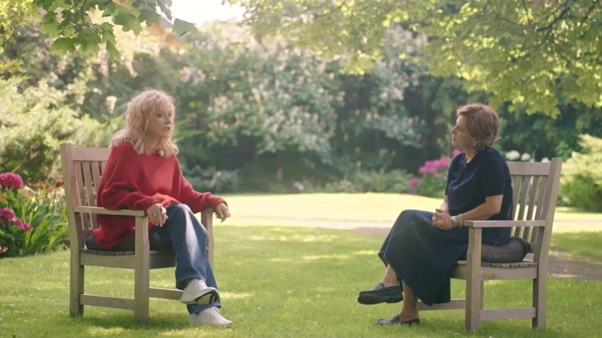 (Во время интервью) фото взято из открытого источника