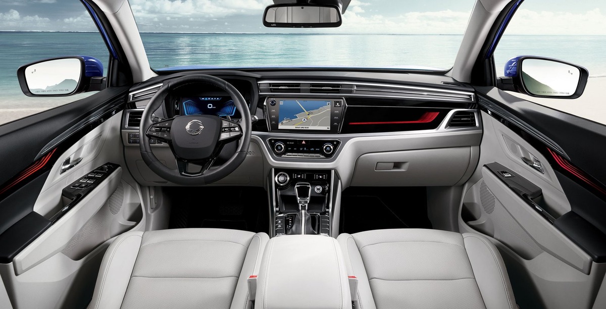    Физические кнопки в современных автомобилях — «благо», заявил Осипов