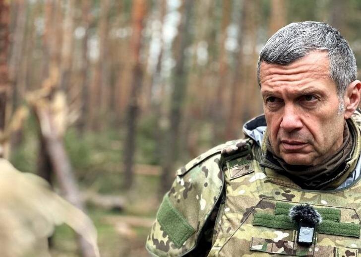    Владимир Соловьев в зоне СВО. Фото взято с группы ВК Соловьев LIVE