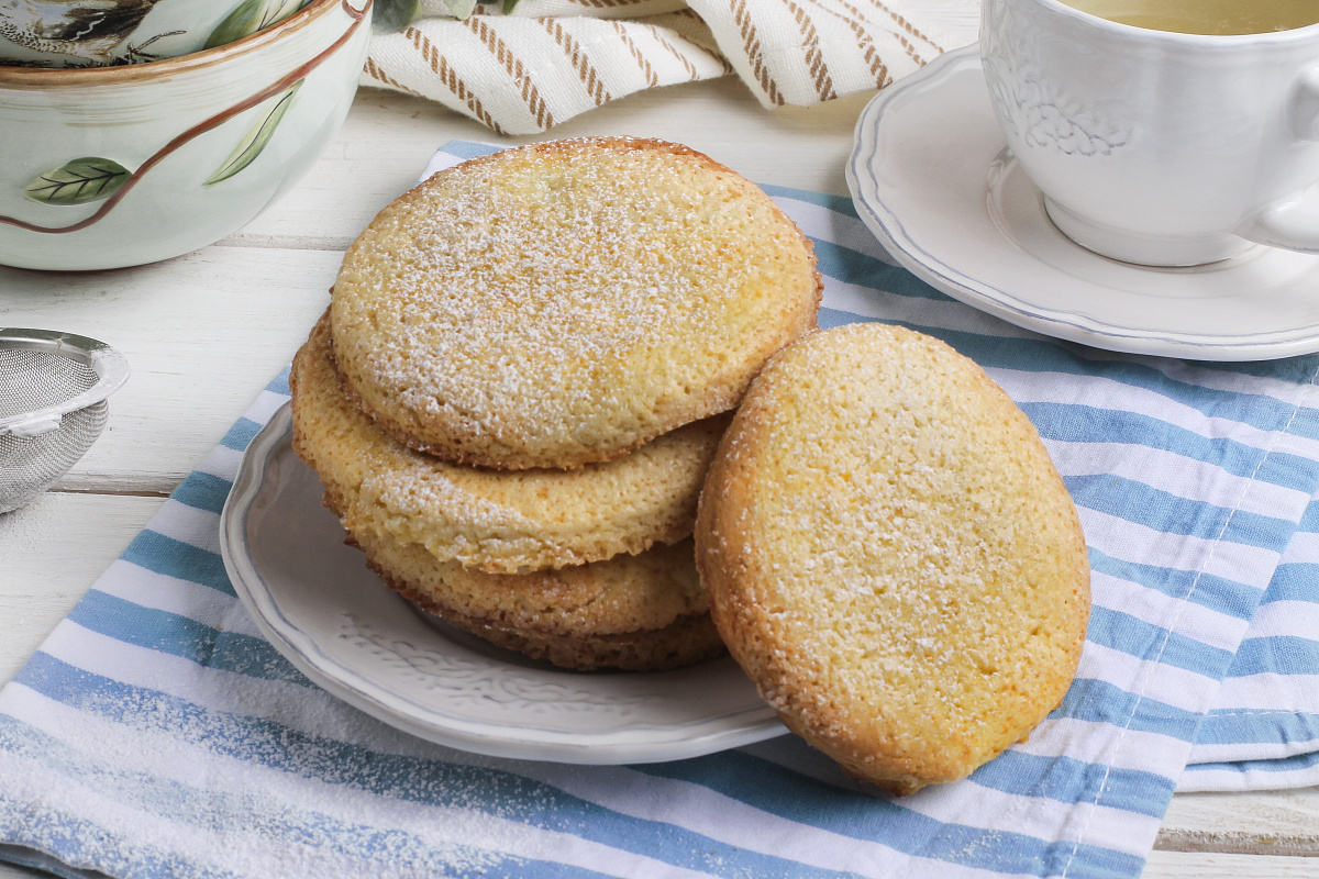 Тот самый молочный коржик из детства