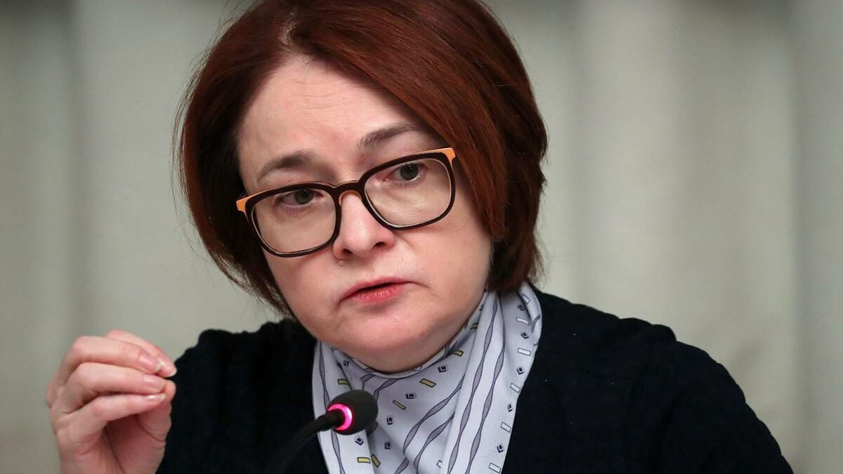 ЦБ снизил ключевую ставку до 17%: рискованный баланс между инфляцией и экономикой