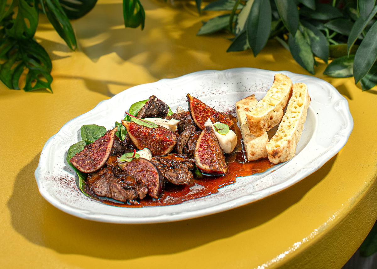 Утиная печень, инжир, демиглас - 850 руб.