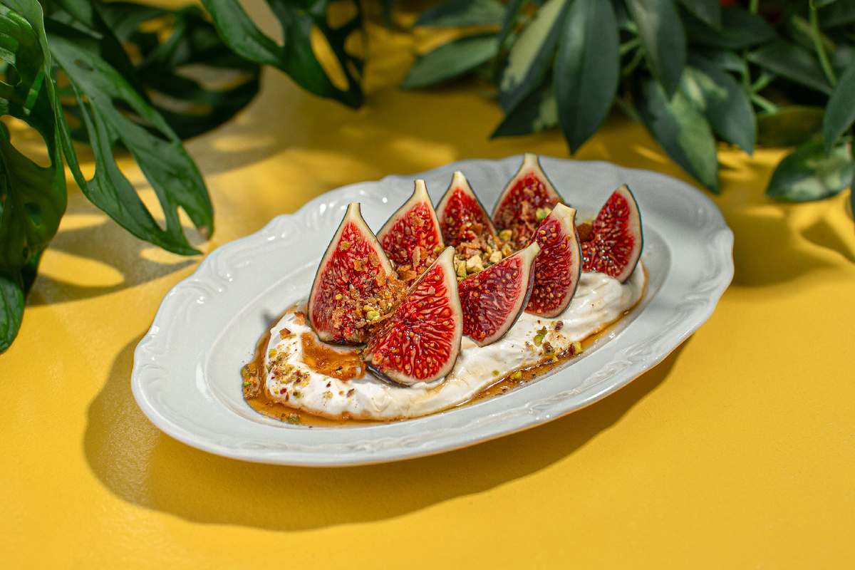 Лабне, инжир, кленовый сироп - 490 руб.