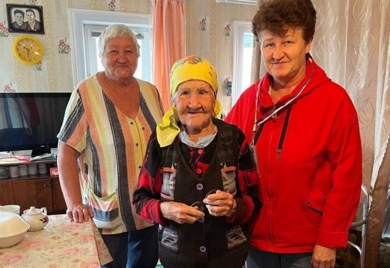    Фатиха Каримова из Сакмарского района проголосовала на дому в 98 лет Оренбуржье