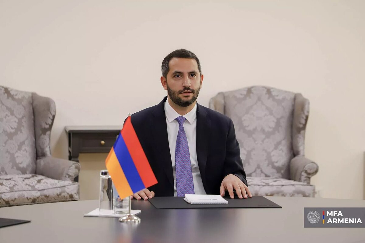 Встреча специальных представителей процесса урегулирования между Арменией и Турцией Рубена Рубиняна и Сердара Кылыча (12 сентября 2025). Еревaн
© Photo : official site of MFA of RA