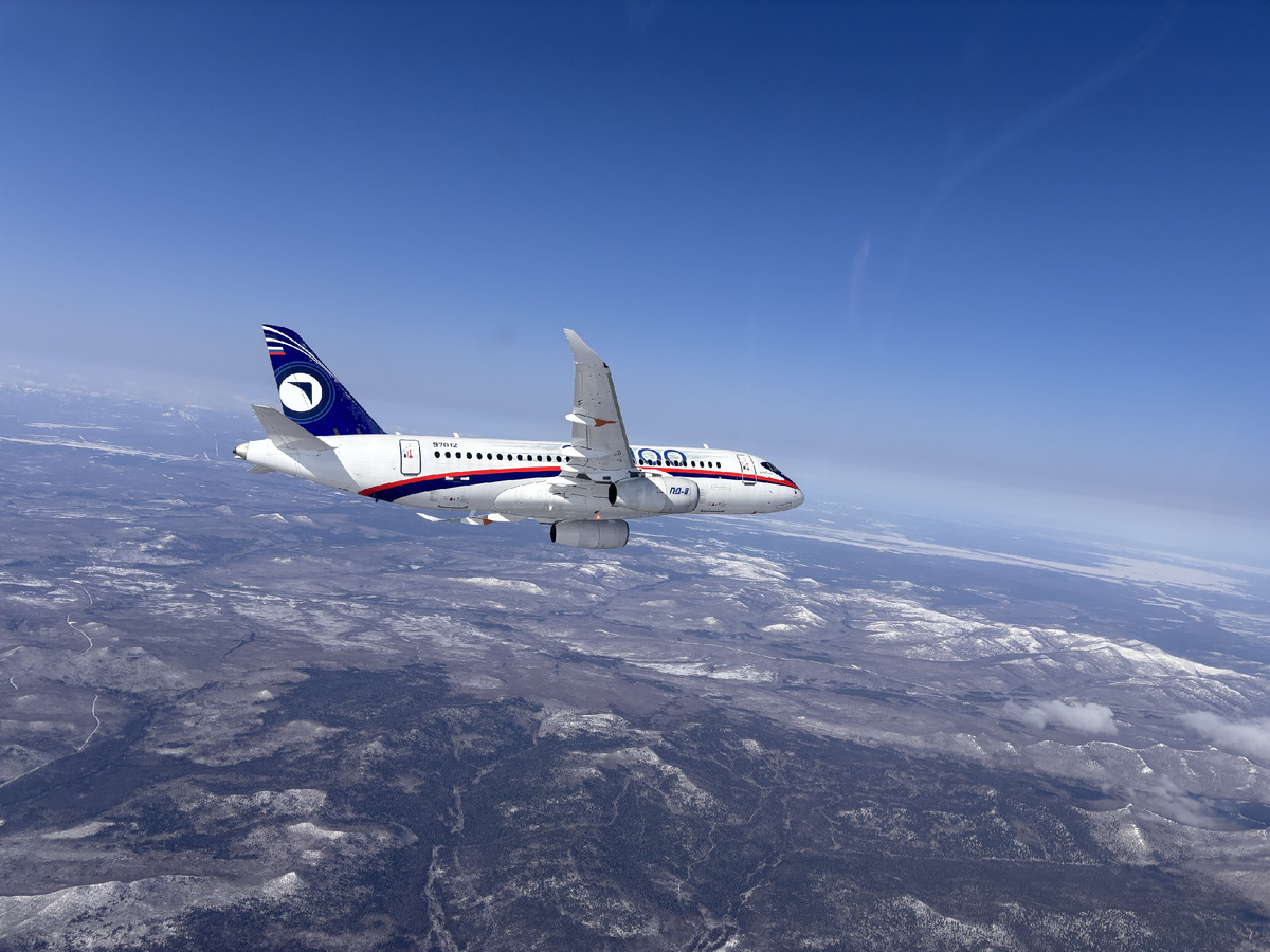 Испытательный полет самолета "Суперджет" с авиадвигателями ПД-8 разработки и производства ОДК-Сатурн © ОАК
