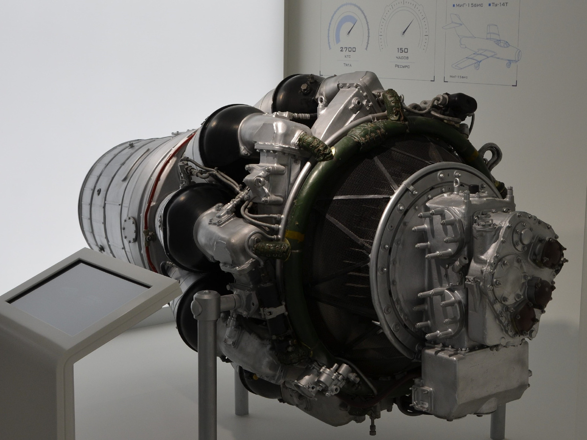 Авиационный двигатель первого поколения ВК-1 в экспозиции музея петербургского предприятия ОДК-Климов ©ОДК