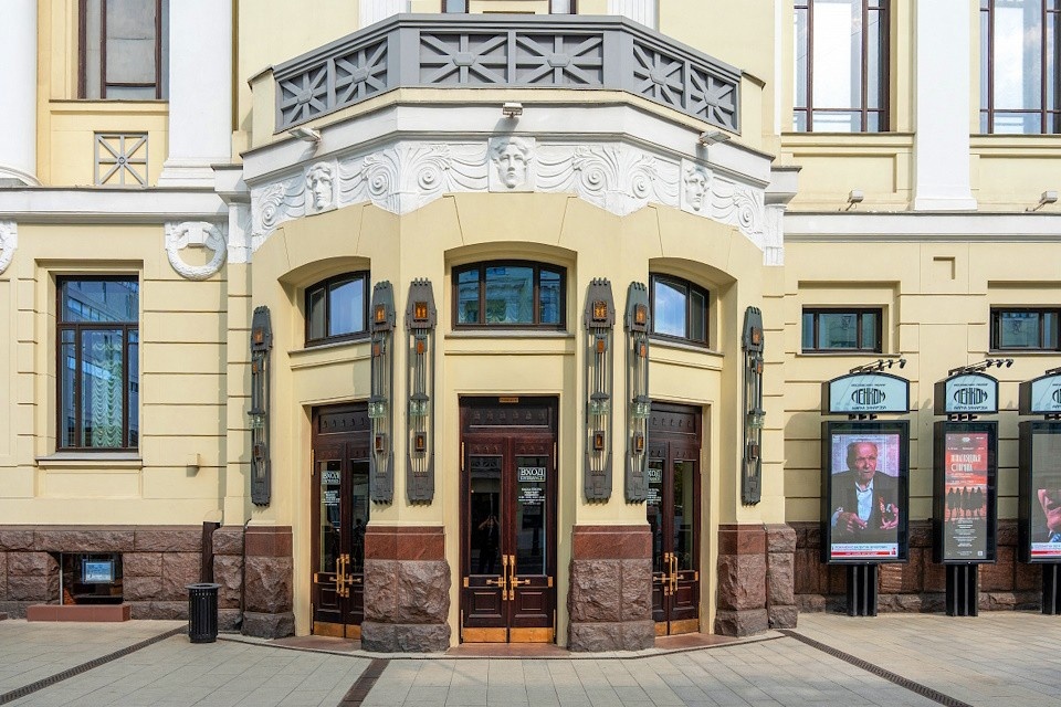    Сервис «Мосбилет» открыл эксклюзивную продажу билетов на премьеру в Ленкоме Фото: «Мосфото»: — постановка в «Ленкоме»