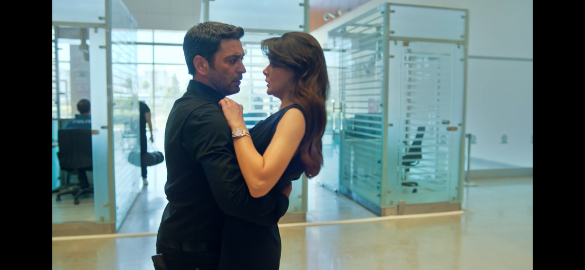 Стоп кадр из сериала «Далёкий город»