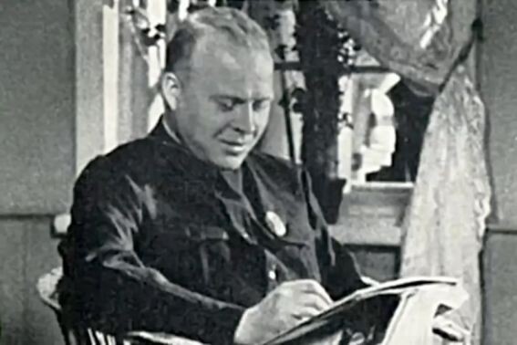 Аркадий Петрович Гайдар (1904-1941 гг., погиб в бою с гитлероыцами в октябре)