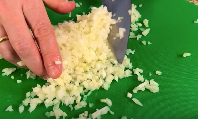 Солянка за полчаса: насыщенный вкус и аромат без лишних хлопот