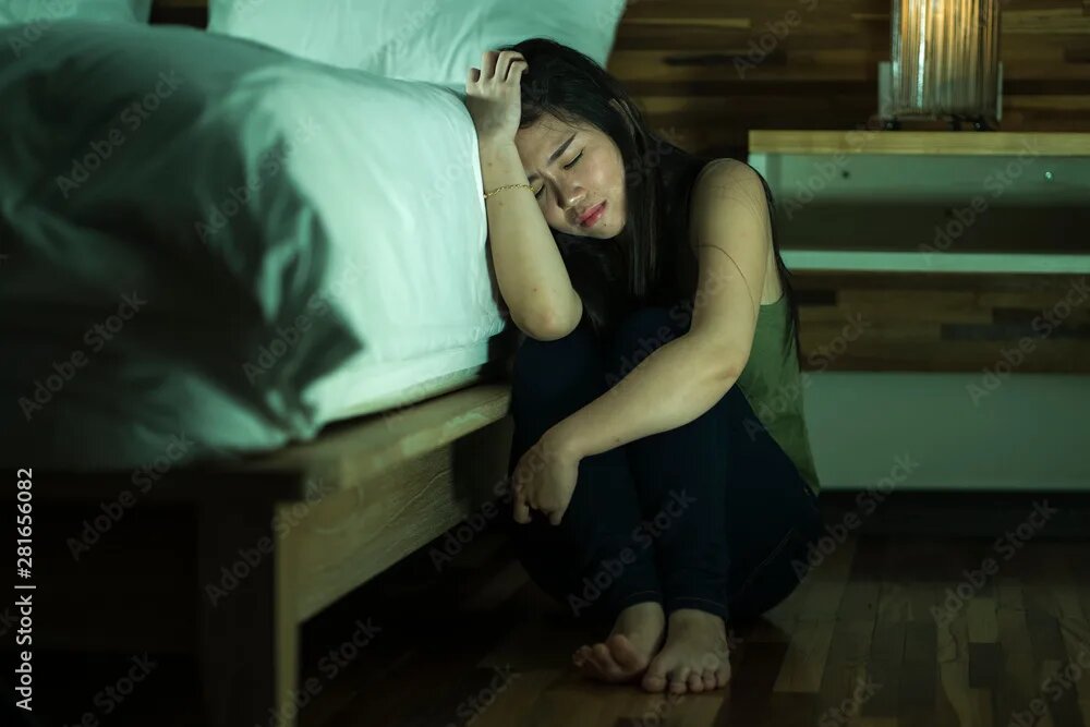 https://stock.adobe.com/tr/images/young-depressed-and-sad-asian-japanese-woman-sitting-on-floor-at-bedroom-next-to-bed-suffering-depression-problem-and-anxiety-crisis-feeling-desperate/281656082
