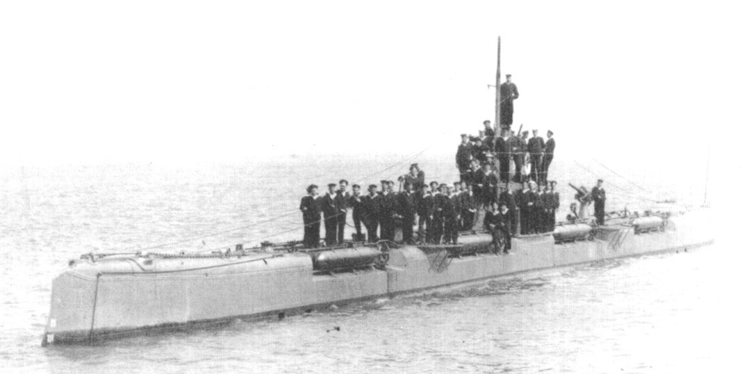 Подводная лодка «Пантера» с экипажем