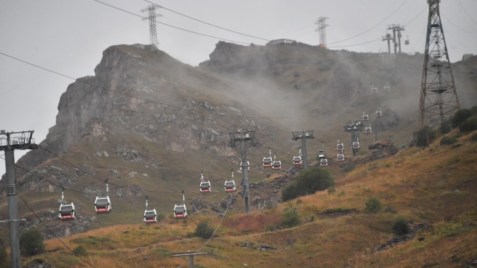 Супружеская пара погибла при аварии на канатной дороге на Эльбрусе